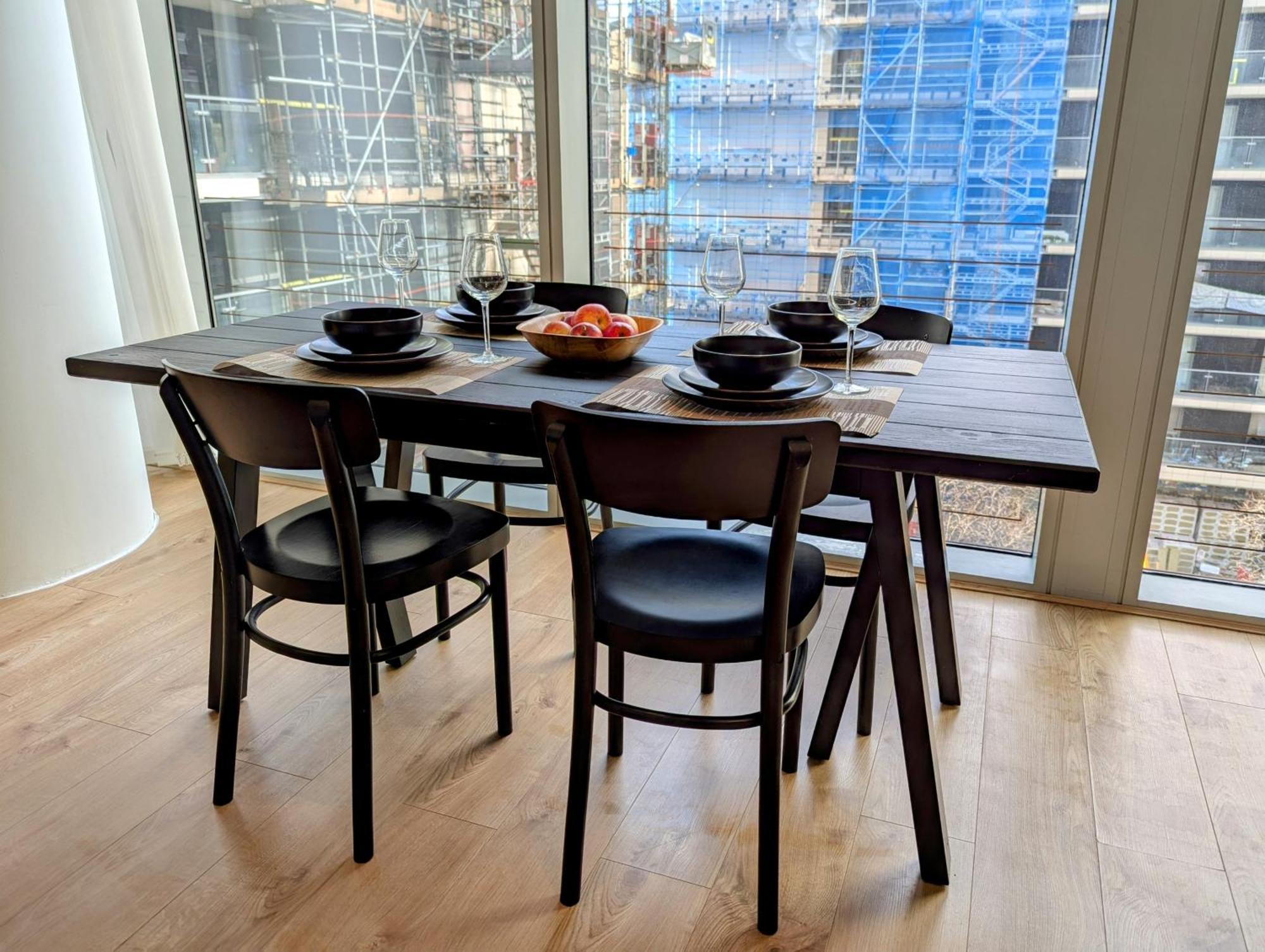 Charming 2-bedroom Canary Wharf - Londra