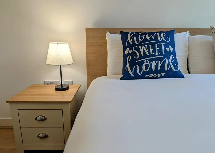 Charming 2-Bedroom Apartment Canary Wharf - London